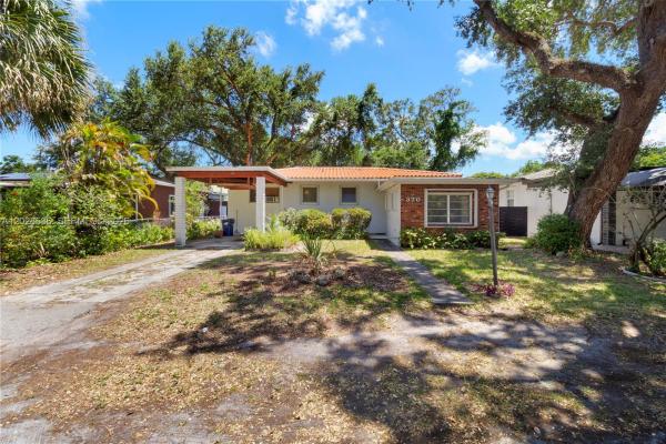 Fulford Highlands, 370 NE 165th St, Golden Glades, Florida 33162, image 1