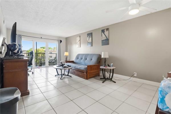 Village Square, 7521 NW 16th St #4307, Plantation, Florida 33313, image 2