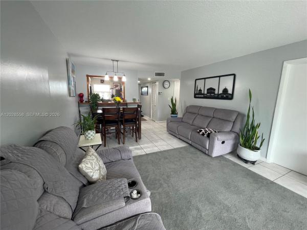 Sunrise Lakes 3, 9281 Sunrise Lakes Blvd #209, Sunrise, Florida 33322, image 1