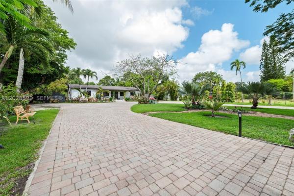 13700 N Miami Ave, Unincorporated Dade County, Florida 33168, image 1