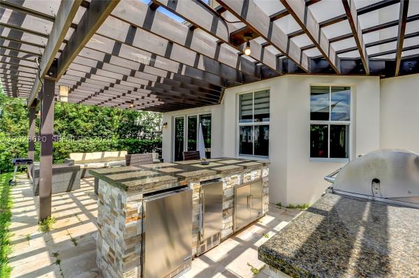 Vintage Estates, 10555 NW 69th Ter, Doral, Florida 33178, image 3