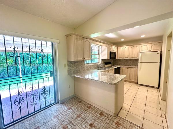 900 SW 104th Ave #2-5B, Unincorporated Dade County, Florida 33174, image 2
