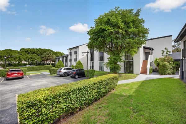 6745 SW 132nd Ave #204, Unincorporated Dade County, Florida 33183, image 2