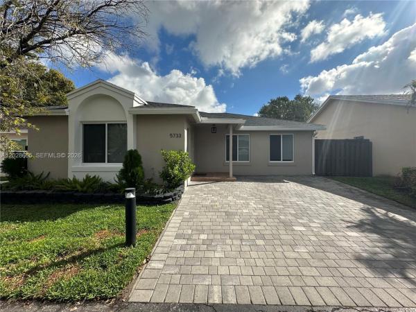 Patio Homes Of Doral Pines, 5733 NW 100th Ct, Doral, Florida 33178, image 1