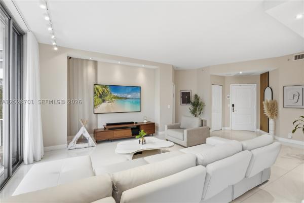 Mystic Pointe Tower 400, 3500 Mystic Pointe Dr #104, Aventura, Florida 33180, image 2