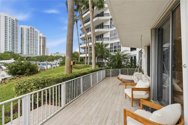 Mystic Pointe Tower 400, 3500 Mystic Pointe Dr #104, Aventura, Florida 33180, image 3