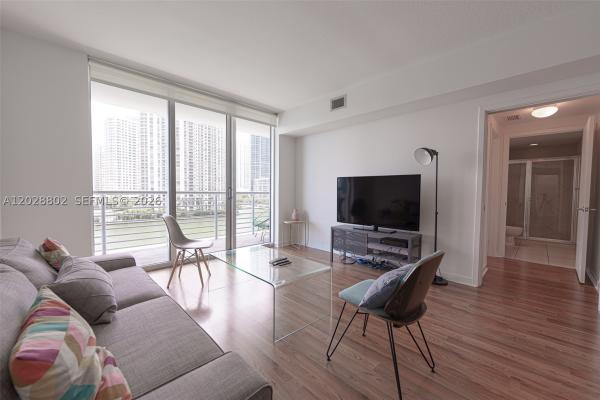 One Miami West, 325 S Biscayne Blvd #821, Miami, Florida 33131, image 1