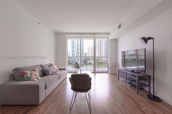 One Miami West, 325 S Biscayne Blvd #821, Miami, Florida 33131, image 3