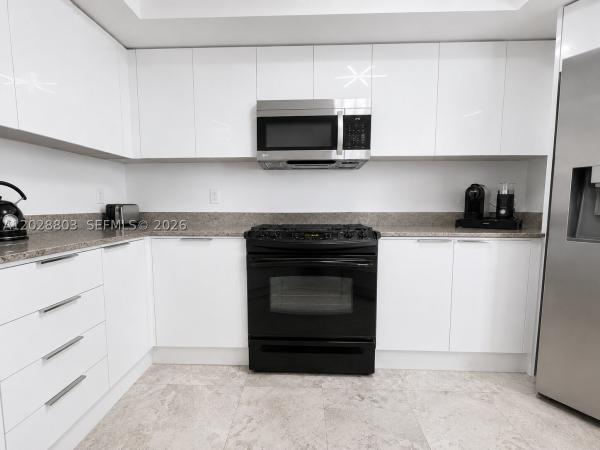 La Perla, 16699 Collins Ave #2301, Sunny Isles Beach, Florida 33160, image 2