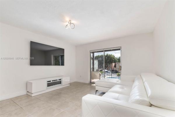 10748 N Kendall Dr #N22, Unincorporated Dade County, Florida 33176, image 1