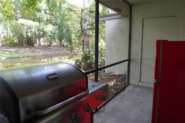 Villas Of Bonaventure, 453 Lakeview Dr #2, Weston, Florida 33326, image 2