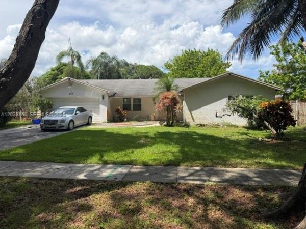 Palm Beach Lakes North, 2015 Pinehurst Dr, West Palm Beach, Florida 33407, image 1