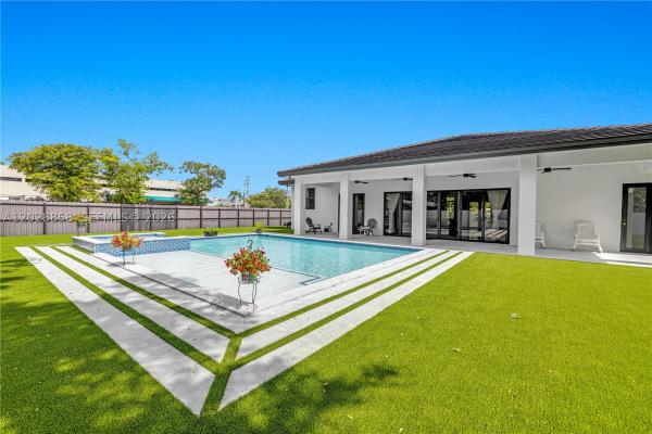 152 NW 165th St, Unincorporated Dade County, Florida 33169, image 3