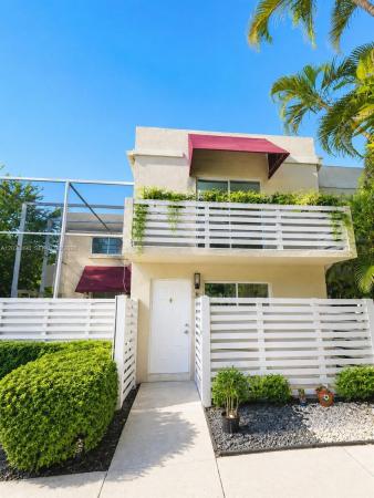 Arbor Courts At Jacaranda, 535 NW 98th Ave, Plantation, Florida 33324, image 1