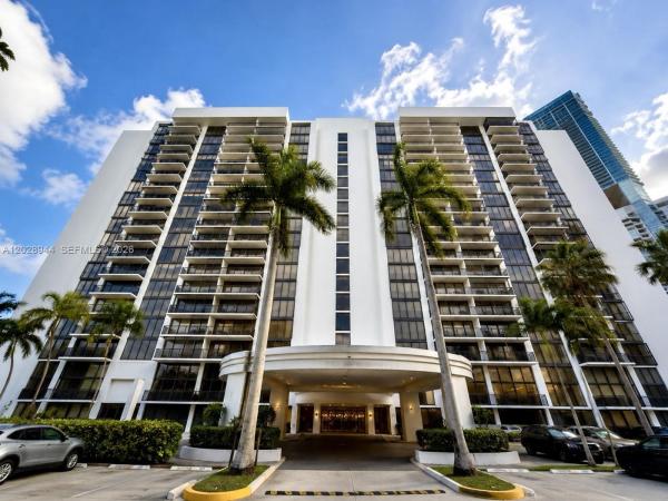 Costa Bella, 1450 Brickell Bay Dr #810, Miami, Florida 33131, image 1