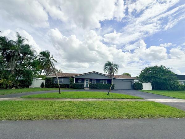 Plantation Park Lakesites, 5680 SW 7th St, Plantation, Florida 33317, image 1