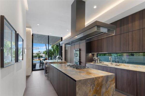 Di Lido Island, 508 W Dilido Dr, Miami Beach, Florida 33139, image 1