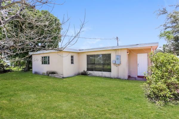 Berkeley Manor, 731 NW 175th Dr, Miami Gardens, Florida 33169, image 2