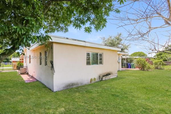 Berkeley Manor, 731 NW 175th Dr, Miami Gardens, Florida 33169, image 3