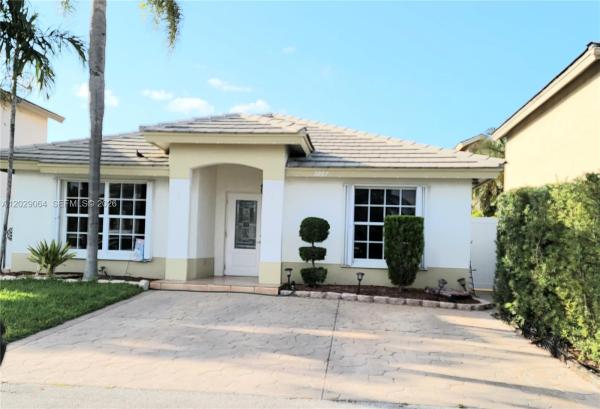 5267 NW 186th Ln, Miami Gardens, Florida 33055, image 1