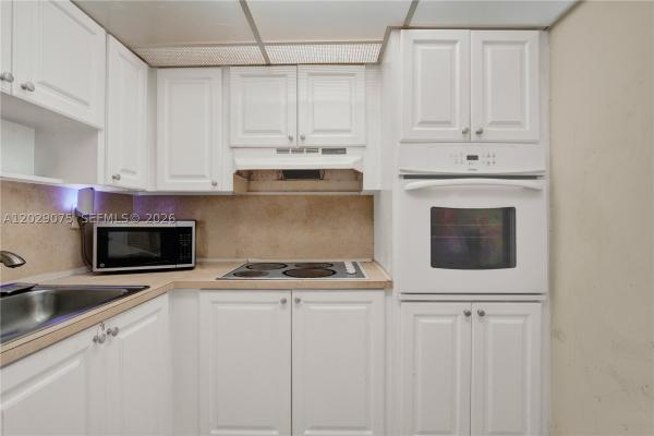 Oceanview A, 19390 Collins Ave #1419, Sunny Isles Beach, Florida 33160, image 3