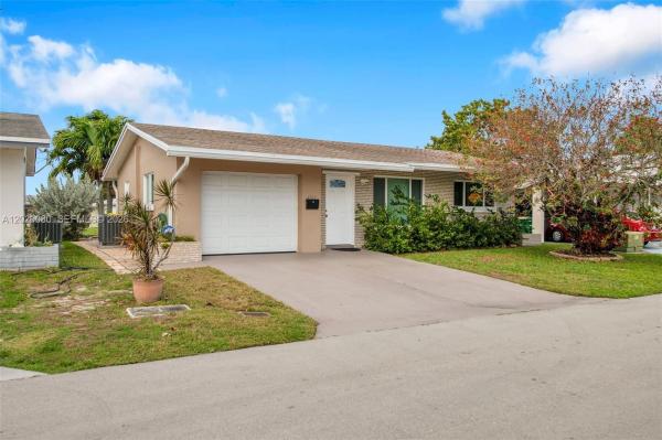 Mainlands Of Tamarac Lakes, 4905 NW 47th Ave, Tamarac, Florida 33319, image 1