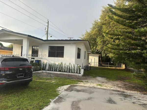 2041 NW 100th St, Unincorporated Dade County, Florida 33147, image 2