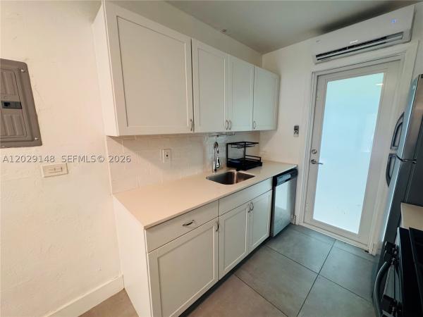 Golden Dreams, 75 Washington Ave #10, Miami Beach, Florida 33139, image 1
