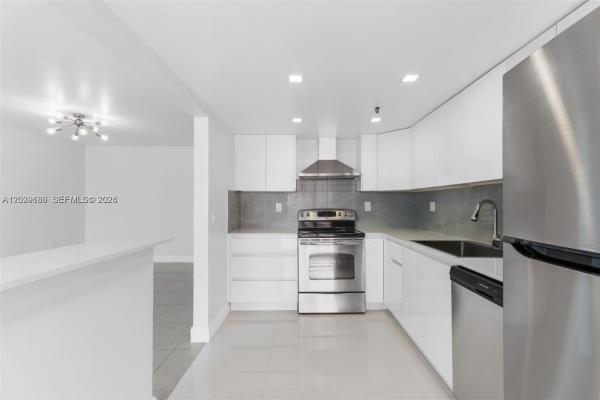 The Greynolds Park Club, 17890 W Dixie Hwy #501, North Miami Beach, Florida 33160, image 1