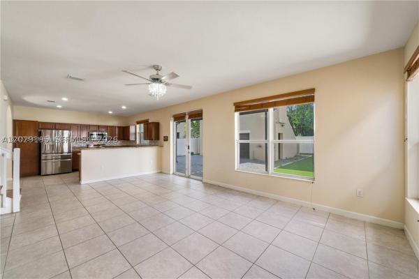 16946 SW 90th Terrace Cir, Unincorporated Dade County, Florida 33196, image 2