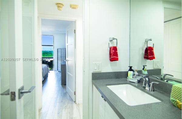 Dorset House, 2500 NE 135th St #B508, North Miami, Florida 33181, image 2