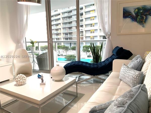 Icon Brickell Tower 1, 475 Brickell Ave #1611, Miami, Florida 33131, image 1