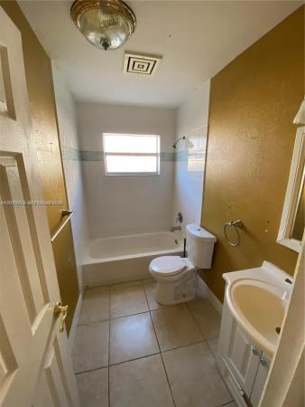 Applegreen, 6162 SW 5th St, Margate, Florida 33068, image 1