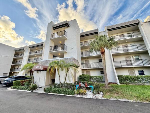 Lagoon Place, 9235 Lagoon Pl #402, Davie, Florida 33324, image 1