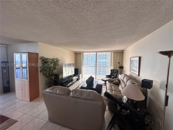 Brickell Bay Club, 2333 Brickell Ave #1402, Miami, Florida 33129, image 3