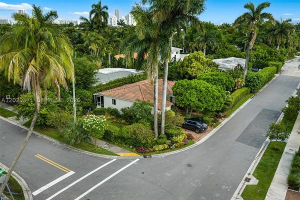 Di Lido Island, 455 W Dilido Dr, Miami Beach, Florida 33139, image 1