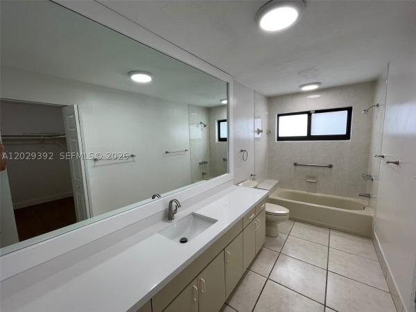 1727 SW 136th Pl, Unincorporated Dade County, Florida 33175, image 2