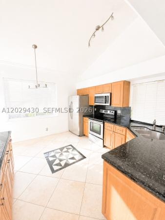 Laguna Springs 2, 569 Spinnaker, Weston, Florida 33326, image 2