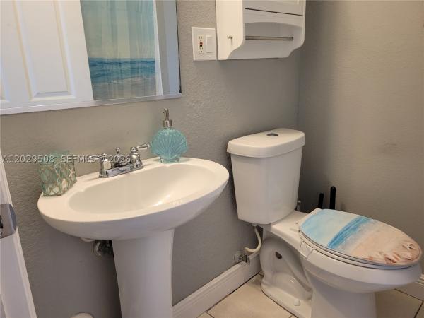 Cresthaven, 2560 NE 8th Ter, Pompano Beach, Florida 33064, image 1