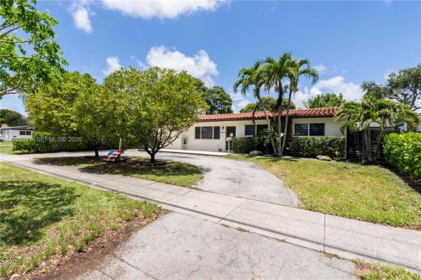 8595 SW 128th St, Unincorporated Dade County, Florida 33156, image 1