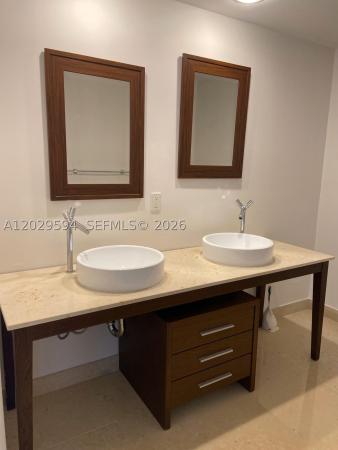 Icon Brickell Tower 2, 495 Brickell Ave #5706, Miami, Florida 33131, image 2