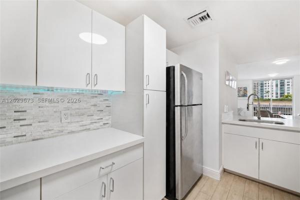 Fortune House, 185 SE 14th Ter #1410, Miami, Florida 33131, image 2