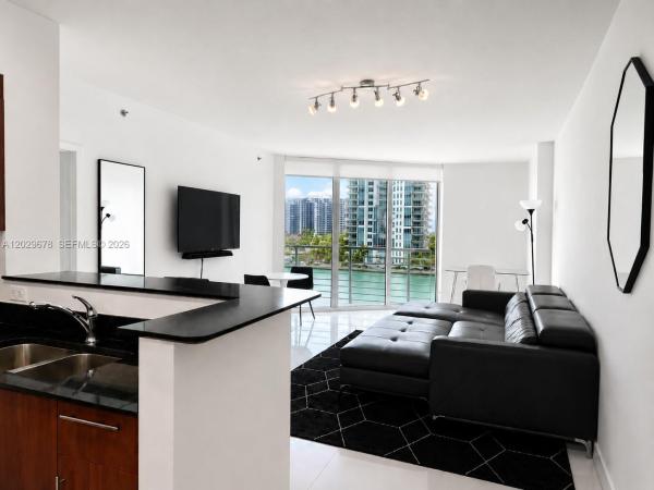 One Miami West, 325 S Biscayne Blvd #717, Miami, Florida 33131, image 1