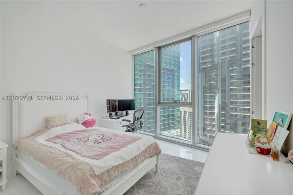 300 Biscayne Boulevard Way #3304C, Miami, Florida 33131, image 2