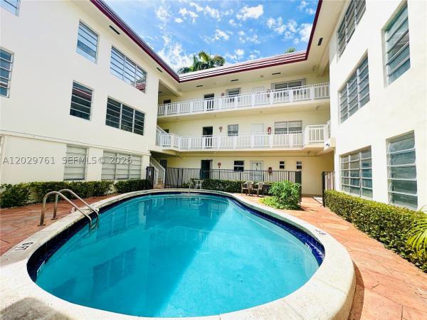 Royal Palm Villas, 1821 Jefferson Ave #205, Miami Beach, Florida 33139, image 2
