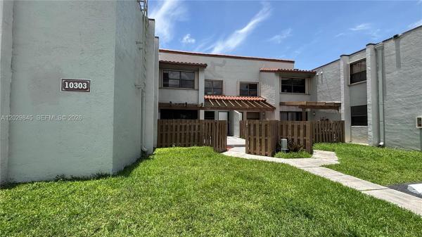10303 NW 9th St Cir #102-16, Unincorporated Dade County, Florida 33172, image 1