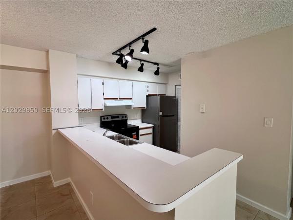 Hollywood Parc, 640 S Park Rd #14-4, Hollywood, Florida 33021, image 2
