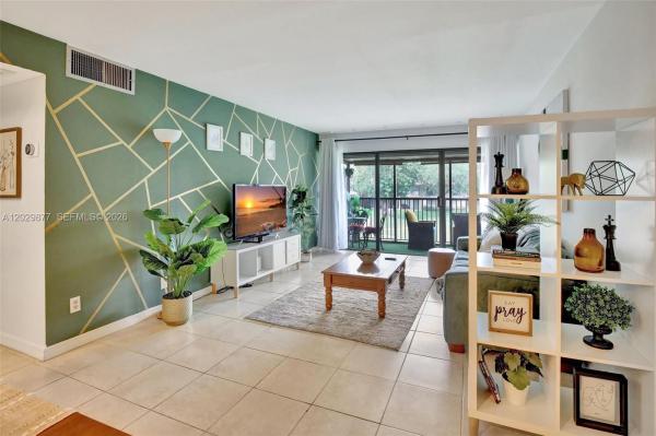 Hampton Court, 5821 Washington St #30, Hollywood, Florida 33023, image 1