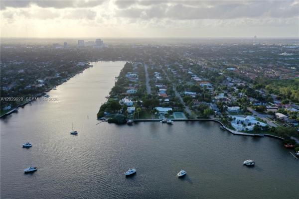 Hollywood Lakes, 927 N Northlake Dr, Hollywood, Florida 33019, image 1