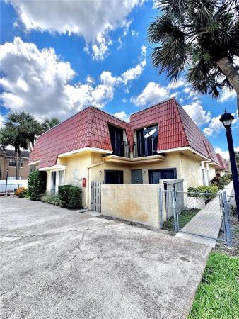 Woodlake Village Townhomes, 4240 NW 114th Ter #40, Coral Springs, Florida 33065, image 1